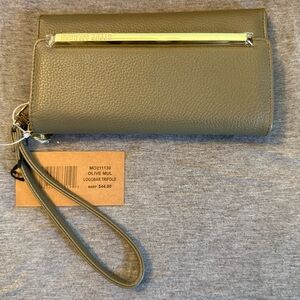 Steve Madden Olive Logobar Trifold Wallet ( approx 5x8 )